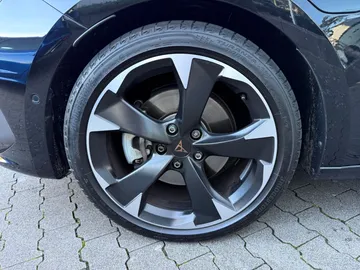 Car image 33