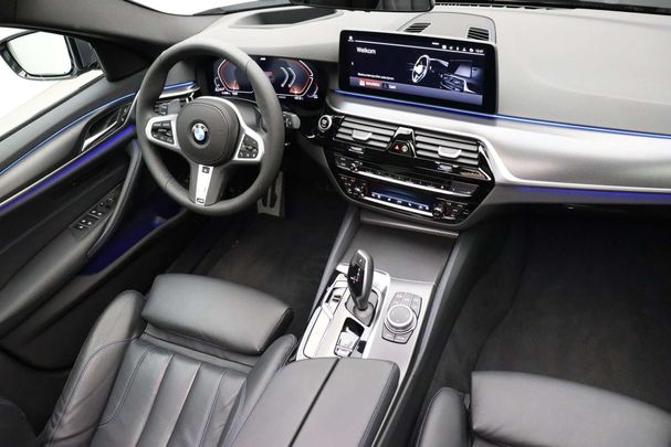 BMW 520d Touring xDrive 140 kW image number 19