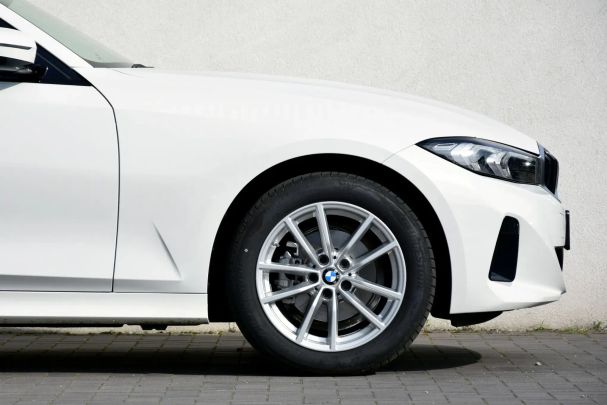 BMW 318i Touring Advantage 115 kW image number 8