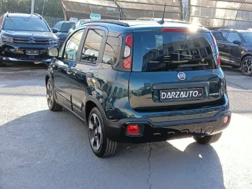 Car image 26