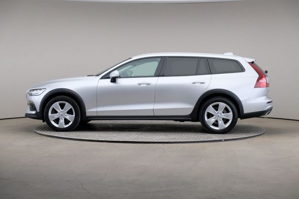 Volvo V60 Cross Country B4 AWD 146 kW image number 1