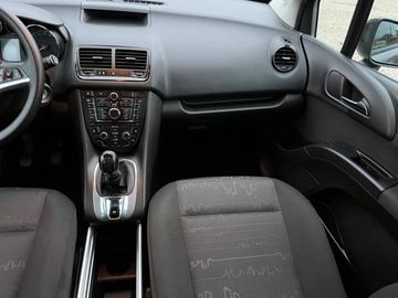 Car image 14