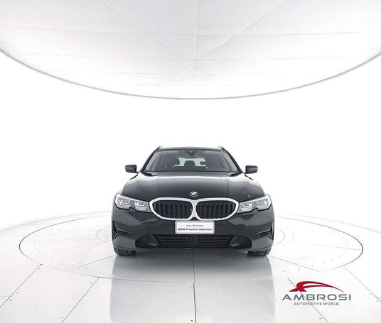 BMW 320d Touring xDrive 140 kW image number 3