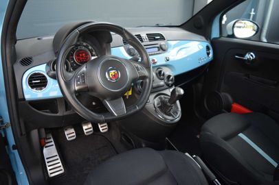 Car image 10