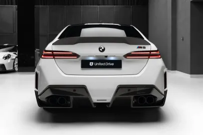 Car image 40