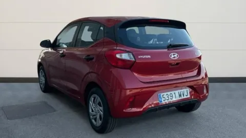 Car image 4