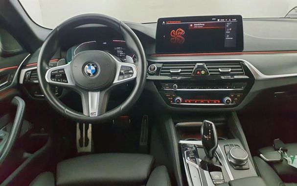 BMW 540i Touring M Sport Edition xDrive 245 kW image number 7