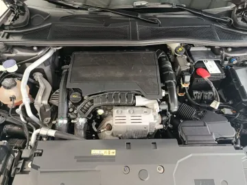 Car image 25