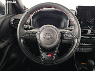 Car image 12