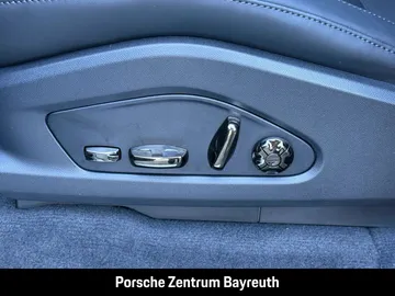 Car image 35