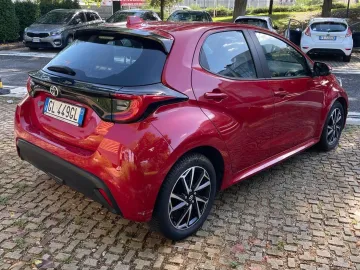 Car image 5