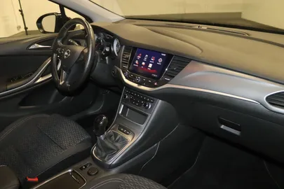 Car image 19