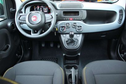 Car image 10