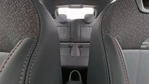 Car image 26
