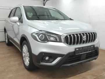 Car image 4
