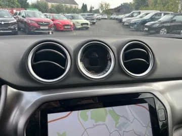 Car image 26