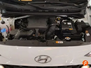 Car image 25