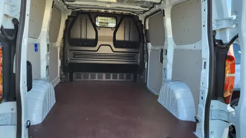 Car image 26