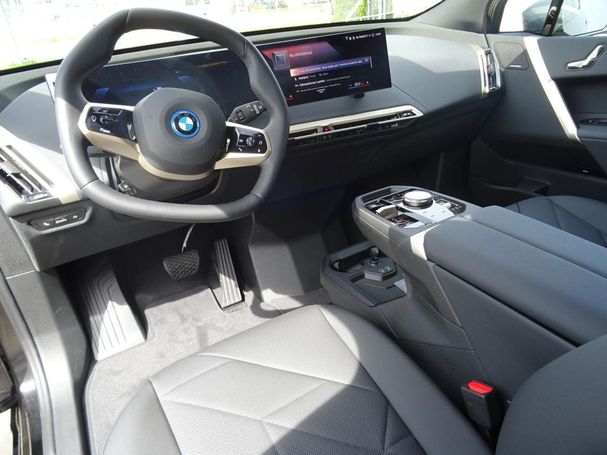 BMW iX xDrive40 240 kW image number 4