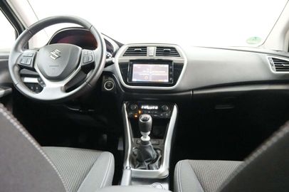 Car image 7