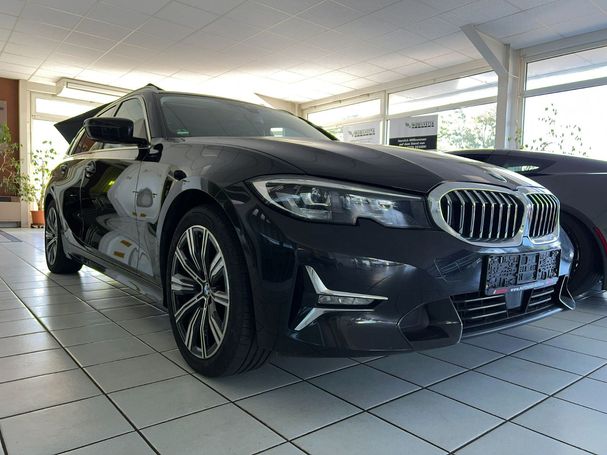 BMW 320d Touring xDrive Luxury Line 140 kW image number 2