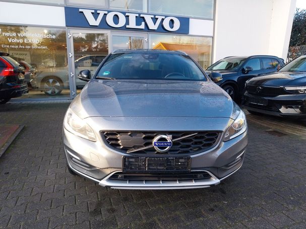 Volvo V60 Cross Country D4 Summum 140 kW image number 1