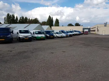 Car image 22