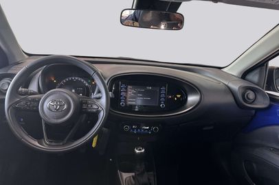 Car image 12