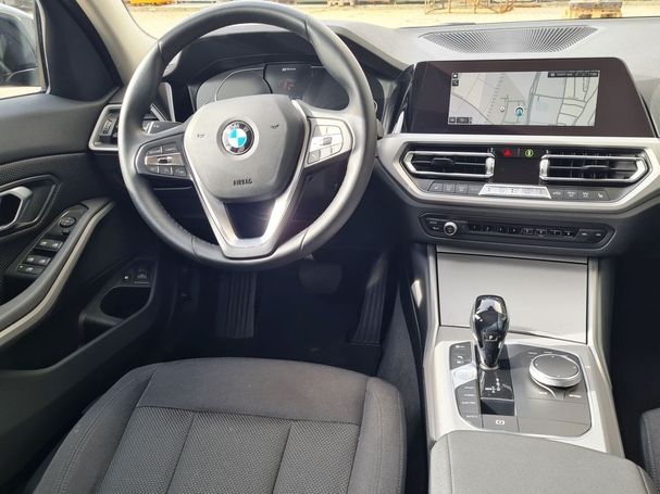 BMW 330 e Touring Advantage xDrive 215 kW image number 9