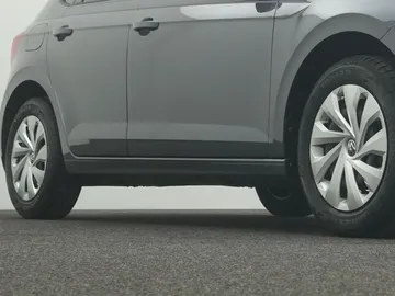 Car image 29