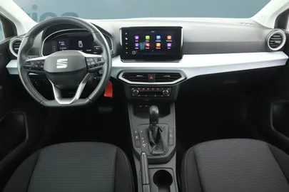 Car image 4