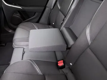 Car image 35