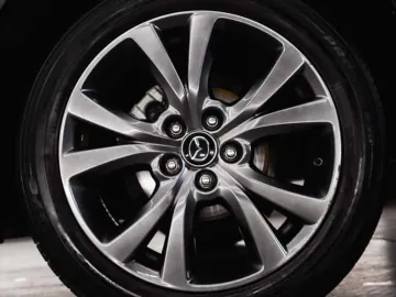 Car image 28