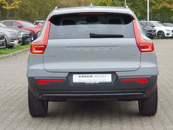 Volvo XC40 B4 Plus Dark 145 kW image number 1