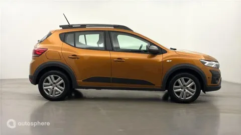 Car image 3