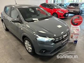 Car image 3