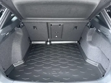 Car image 37