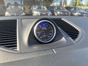 Car image 36