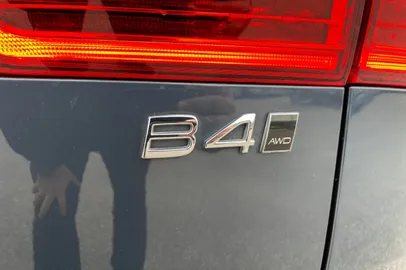 Car image 31