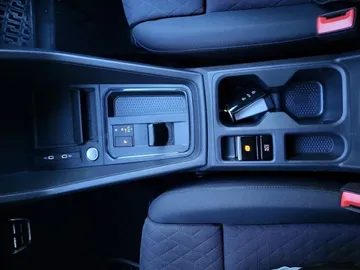 Car image 33