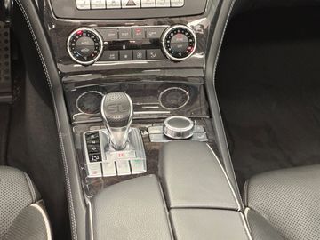 Car image 40