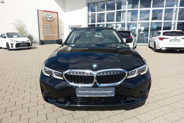 BMW 330 e Touring Sport Line xDrive 215 kW image number 3