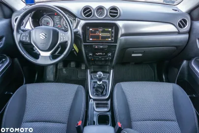 Car image 32