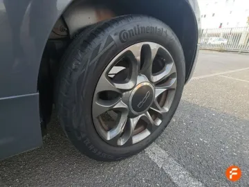 Car image 19