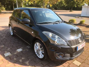 Car image 5