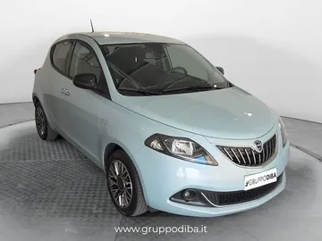 Car image 2