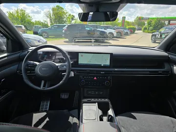 Car image 30