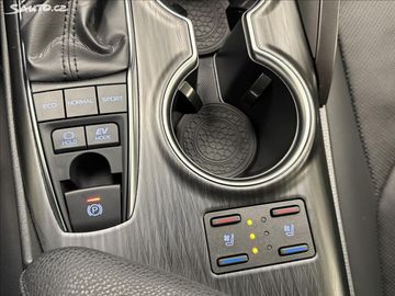 Car image 30