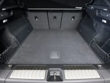 Car image 32