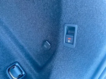 Car image 42